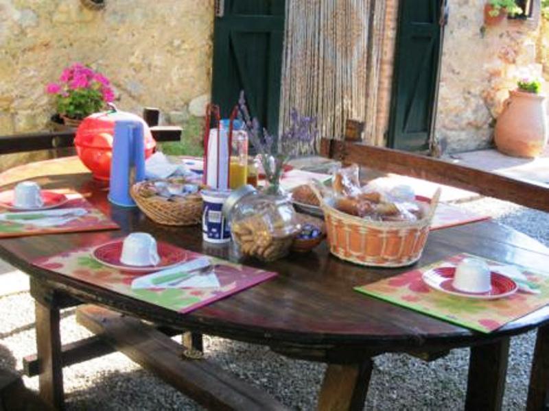 Il Casale Bed & Breakfast Poggibonsi Bagian luar foto