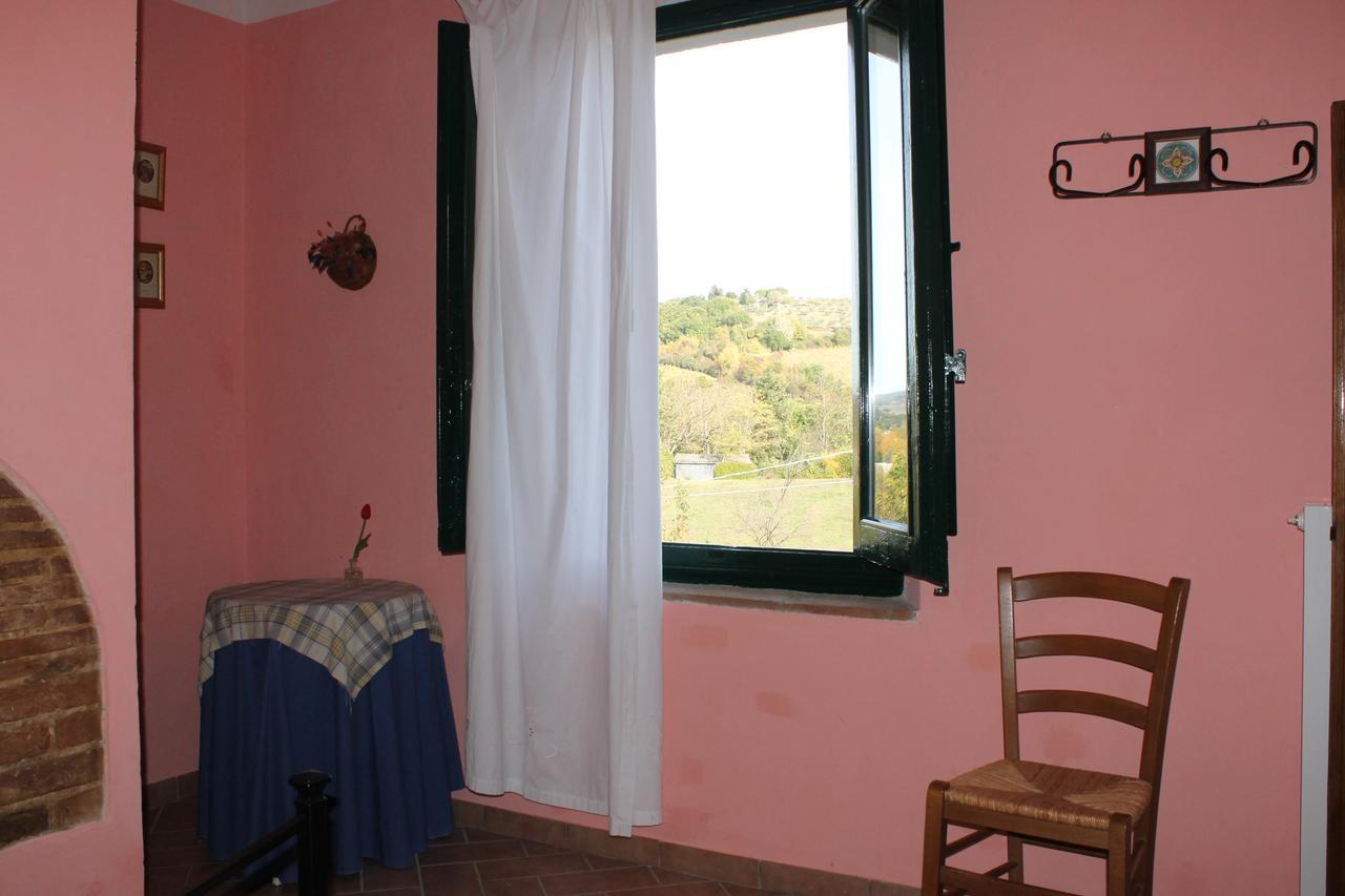 Il Casale Bed & Breakfast Poggibonsi Bagian luar foto