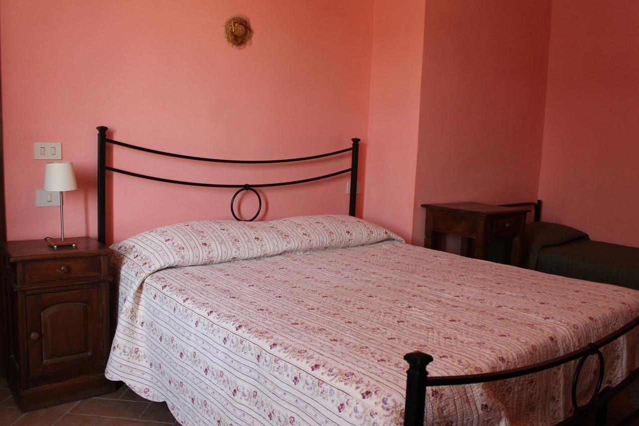 Il Casale Bed & Breakfast Poggibonsi Bagian luar foto